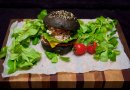 Черный бургер с крабами, неркой и грибным соусом