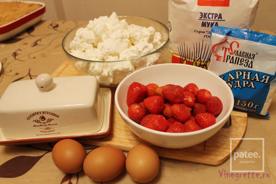 Jahodové knedlíky z tvarohového těsta/ Клубничные кнедлики из творожного теста - Шаг 1