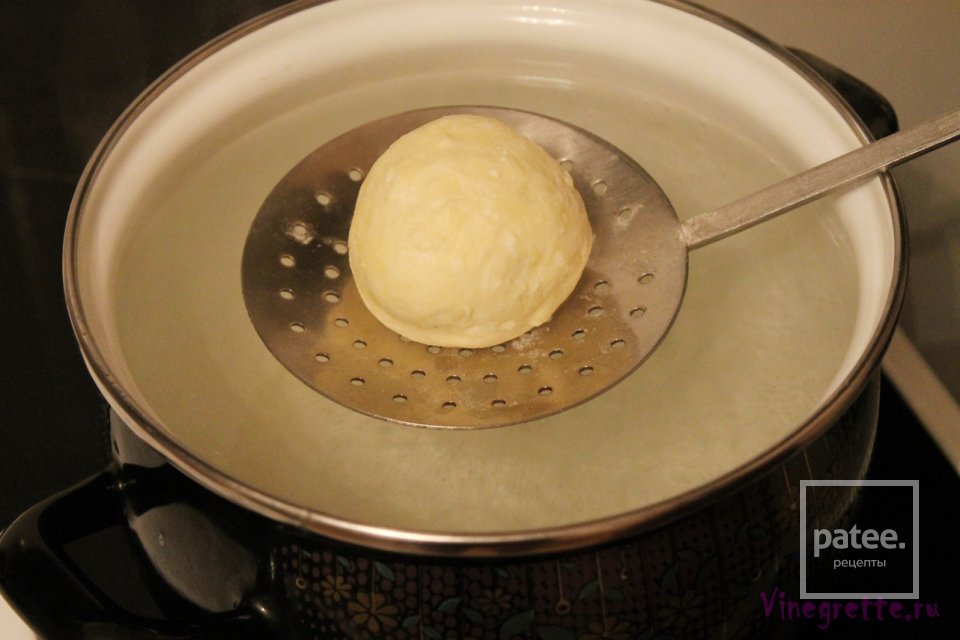 Jahodové knedlíky z tvarohového těsta/ Клубничные кнедлики из творожного теста - Шаг 6