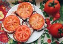 Бутерброды  с чесноком и помидорами🍅