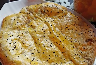 Пирог из мяса и сыра