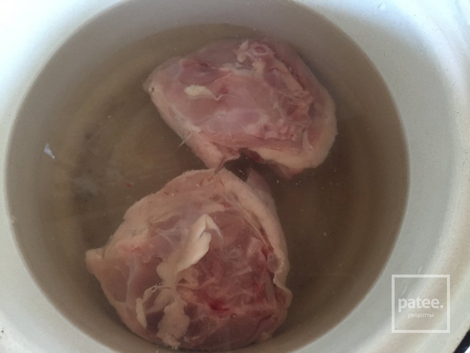 Сливочный суп с курицей и грибами - Шаг 1