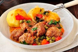 Овощное рагу с фрикадельками