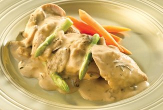 Курица под соусом "Дор блю"