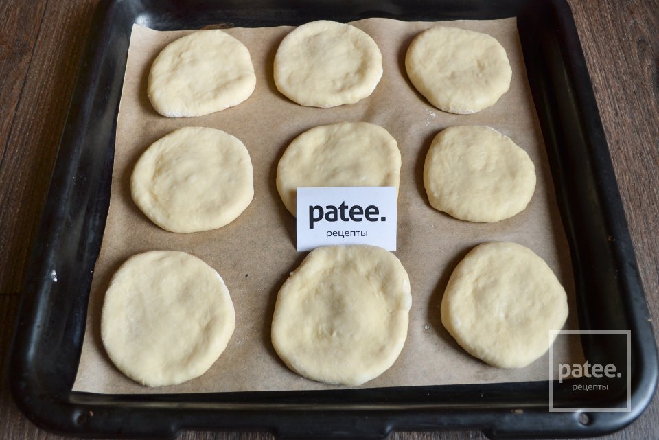 Плюшки с вишней и штрейзелем - Шаг 19