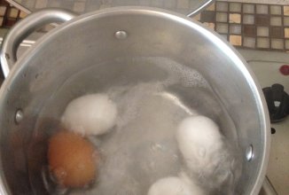 Яички отварные с нежным салом