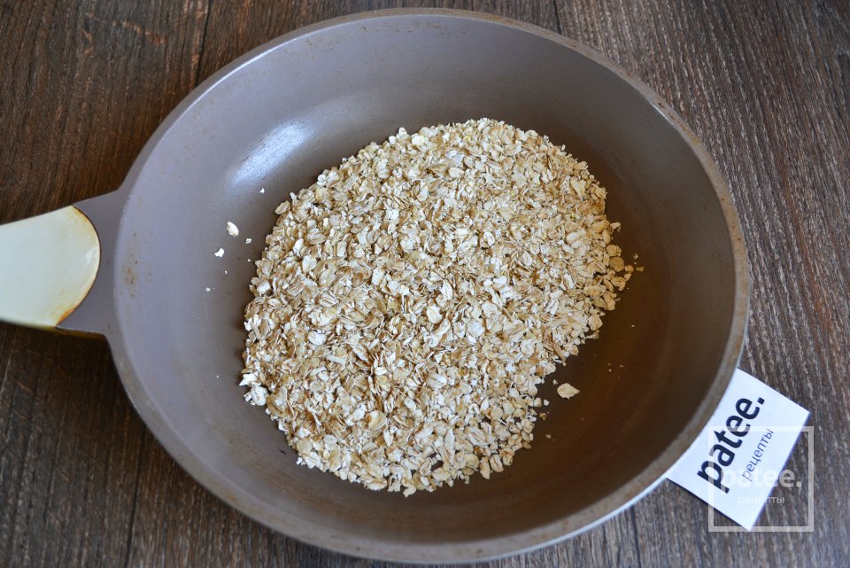 Десерт с йогуртом, гранолой и фруктами - Шаг 4