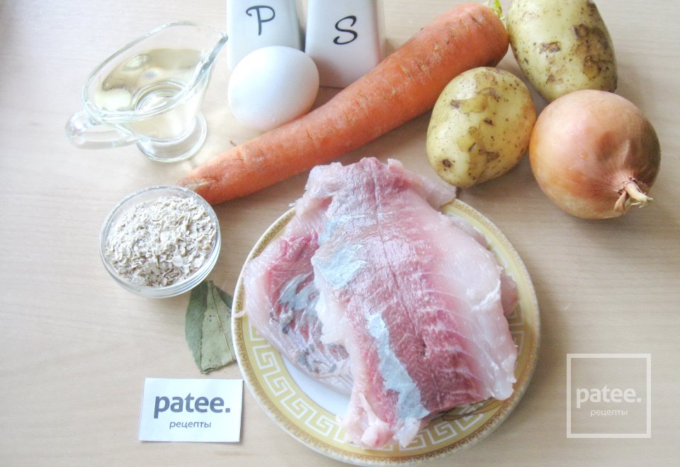 Тефтели из толстолобика с картофелем - Шаг 1