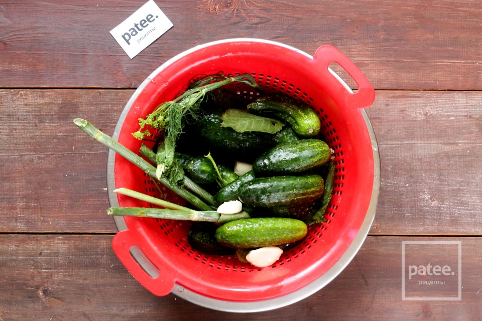 Хрустящие малосольные огурцы - Шаг 2