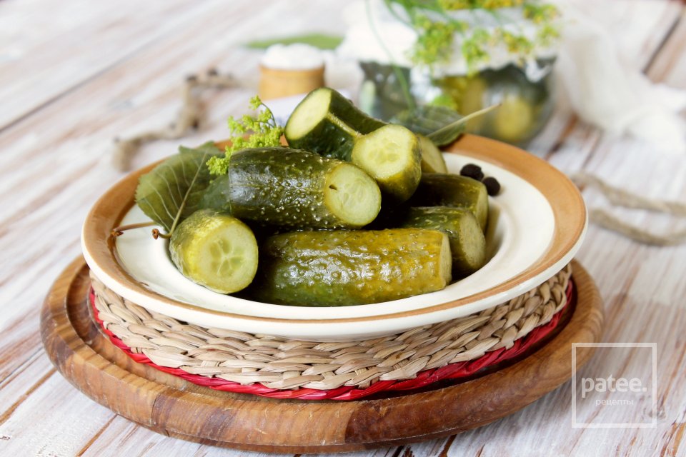 Хрустящие малосольные огурцы - Шаг 15