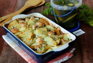 Картофель с куриным филе в сметане