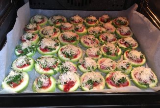 Мини-пиццы из кабачков