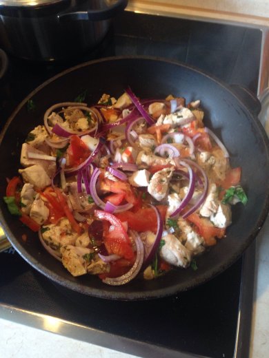 Филе индейки с помидором и луком - Шаг 3