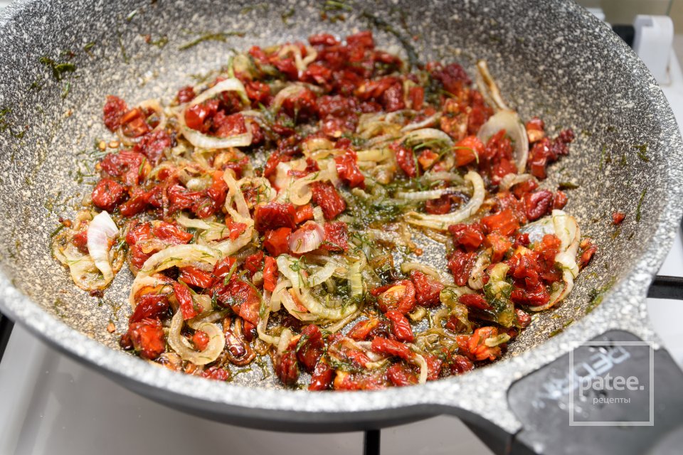 Киш с вялеными помидорами, брокколи и грибами. - Шаг 2