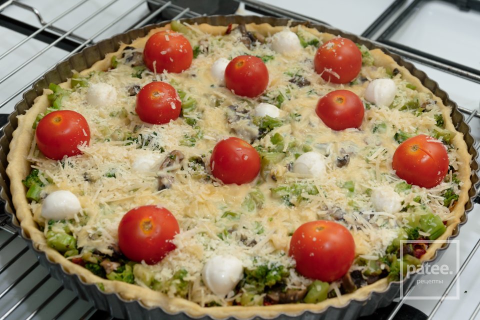 Киш с вялеными помидорами, брокколи и грибами. - Шаг 11