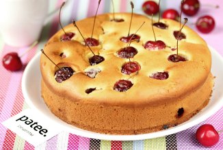 Пирог с черешней на кефире