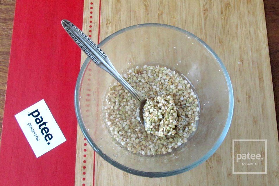 Суп с зелёной гречкой, помидорами и фрикадельками из крольчатины - Шаг 13