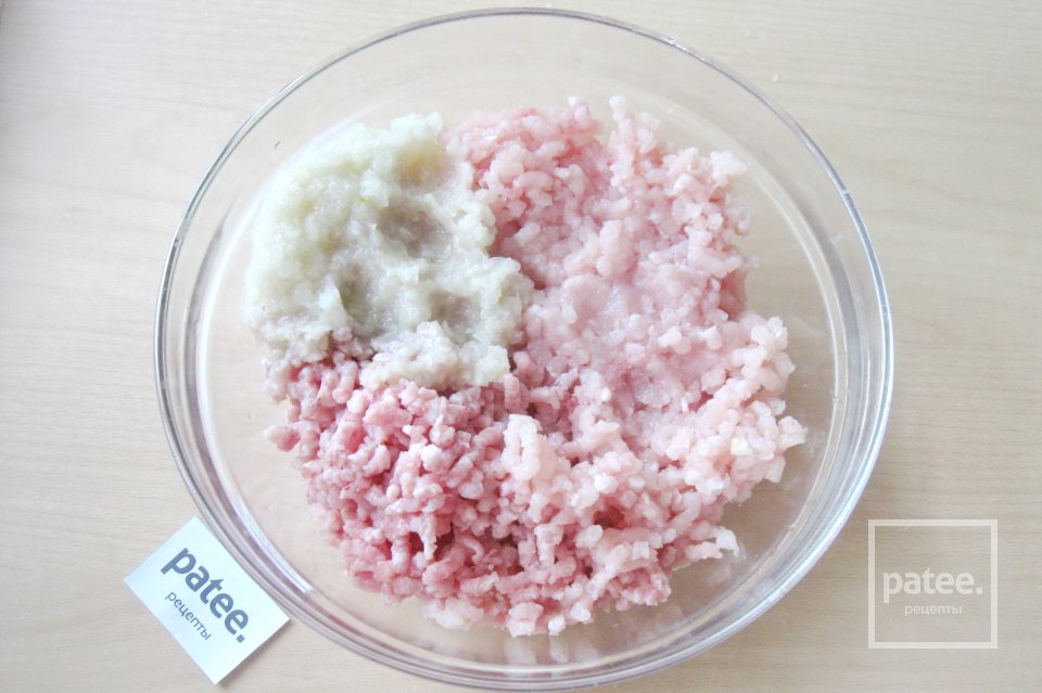 Голубцы из свинины с куриным филе и молодой капустой - Шаг 3