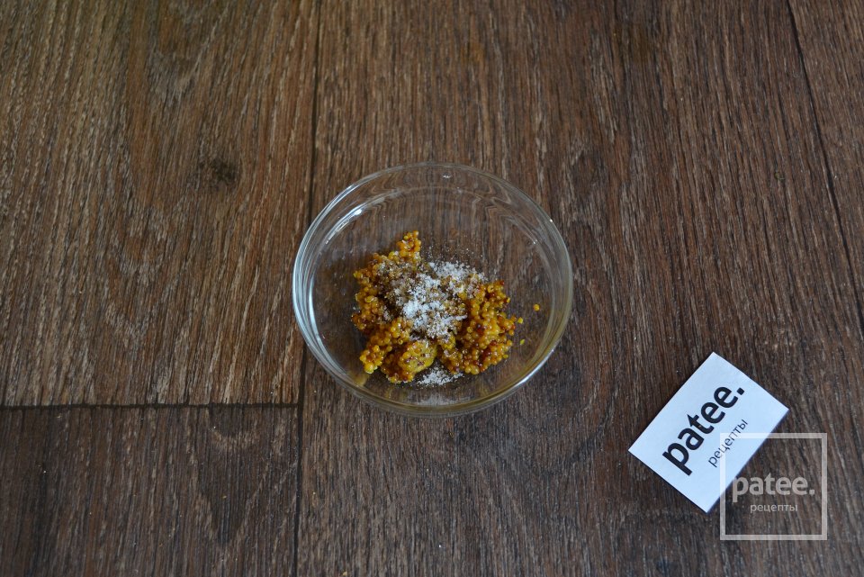 Теплый салат с фарфалле, помидорами и моцареллой - Шаг 4