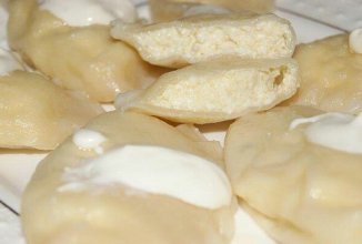 Вареники с творогом(необычное тесто на минеральной воде).