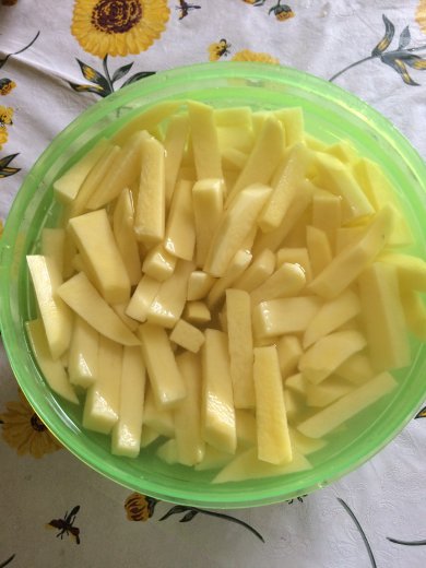 Ароматный картофель, запечённый в духовке - Шаг 2