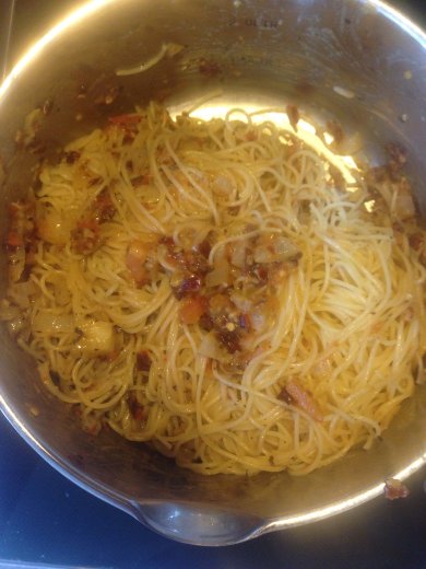 Макароны с томатным соусом - Шаг 8