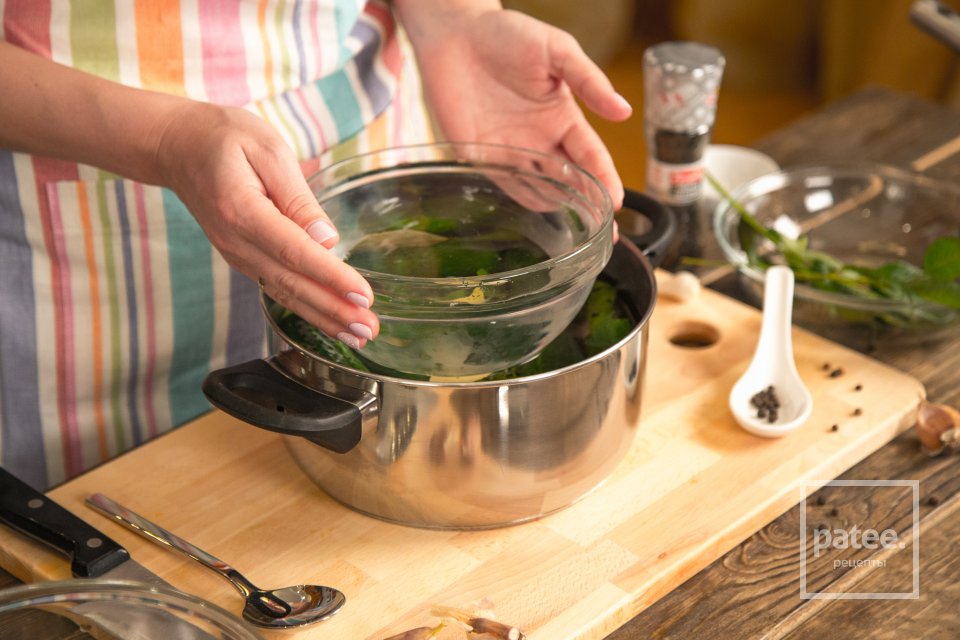 Малосольные огурцы - Шаг 17