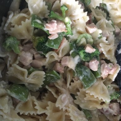 Фарфалле с копченой курицей и овощами - Шаг 5