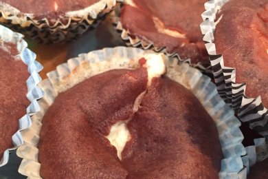 Шоколадные кексы с творожной начинкой - приготовление