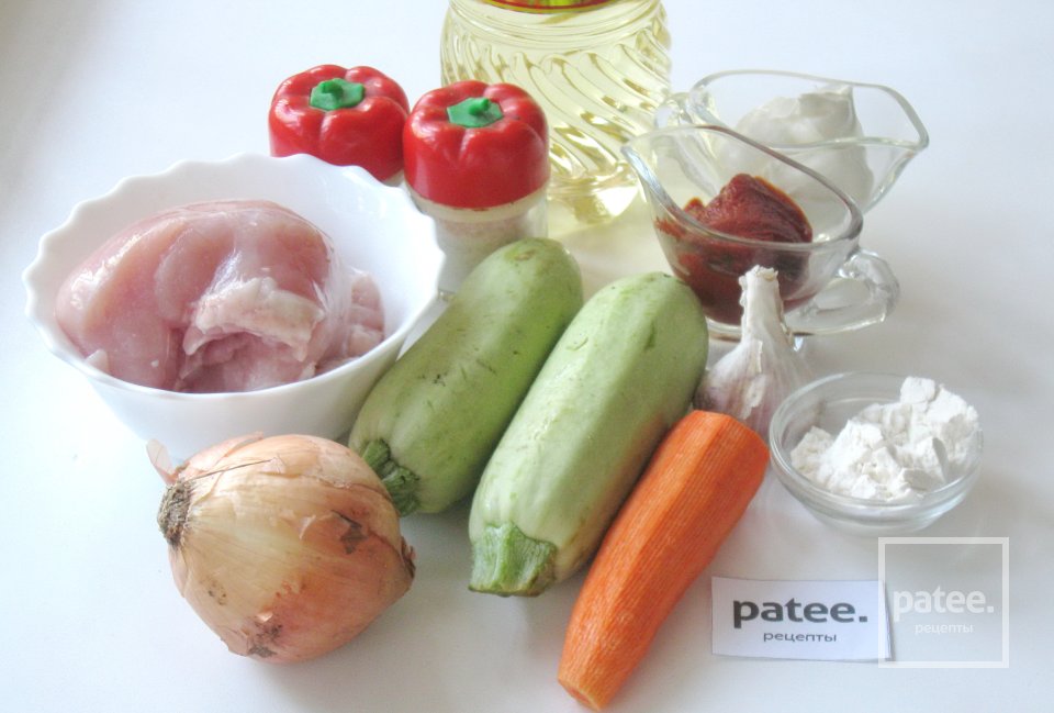 Рагу с куриной грудкой и кабачками - Шаг 1