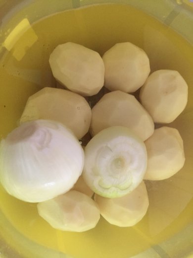 Мясо в духовке с картофелем и сыром - Шаг 2