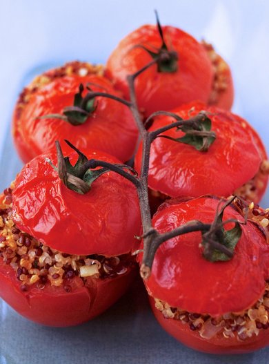 Запеченные томаты с начинкой из киноа

.