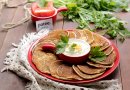 Оладьи с вареным яйцом и зеленью