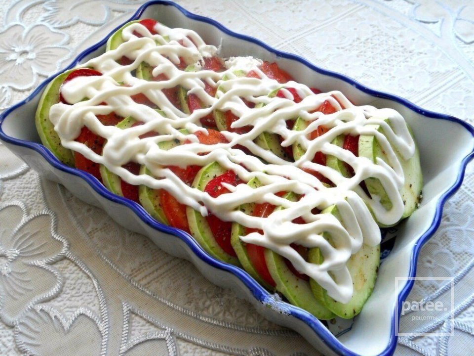 Кабачки запечённые с помидорой и сыром - Шаг 2