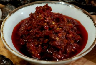 Паста Хариса (или соус Хариса) .