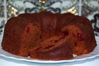 Шоколадно-вишнёвый кекс.