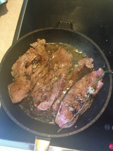 Тушёная индейка в вине и брусничном соусе😋 - Шаг 2