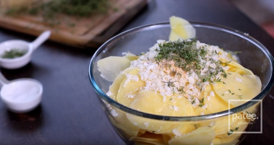 Потрясающе вкусный картофель с пармезаном и тимьяном - Шаг 2