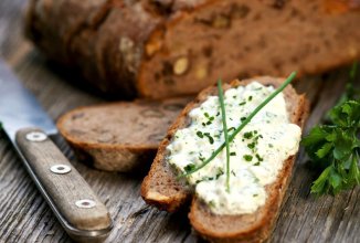 Паштет из творога с чесноком и укропом