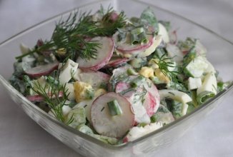 Салат с редиской и яйцом