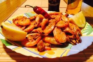 Креветки с чесноком на сливочном масле