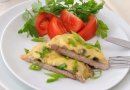 Запеченное мясо с грибами и сыром