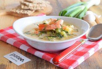 Сырный суп с креветками и кабачками