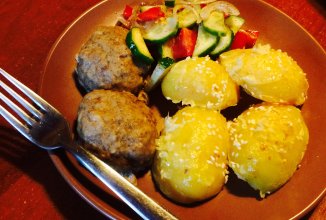 Молодой картофель с чесноком на гарнир