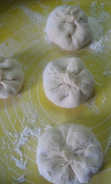 Пирожки картофельные " цветы" - Шаг 4