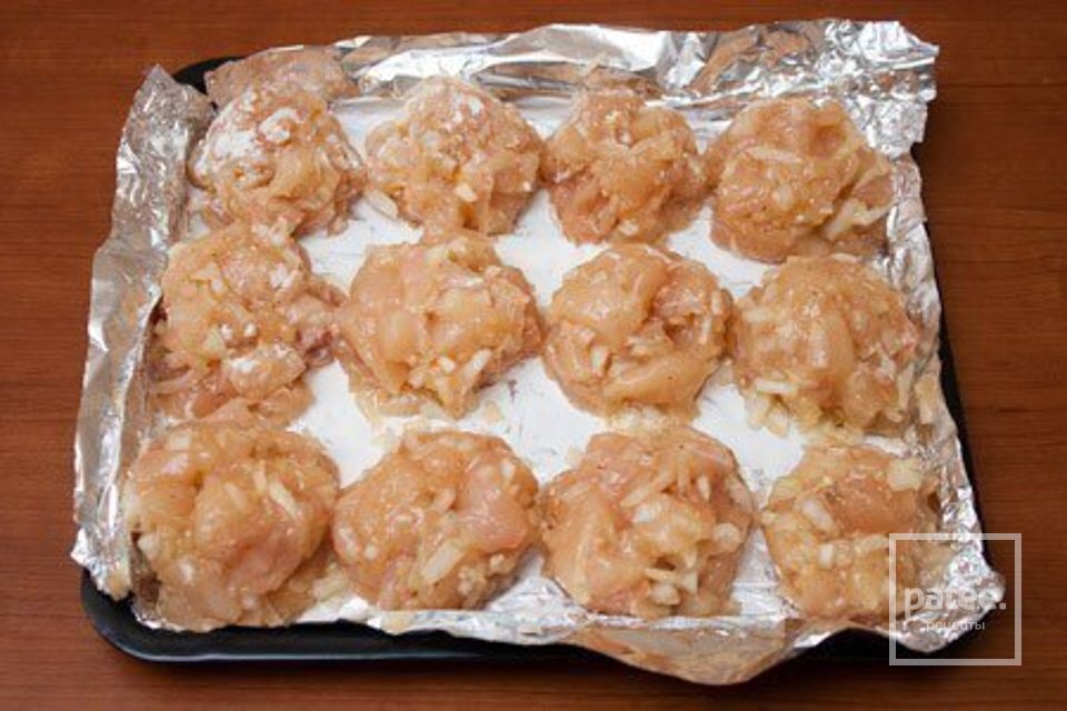 Куриные шарики в сыро-сливочном соусе - Шаг 2