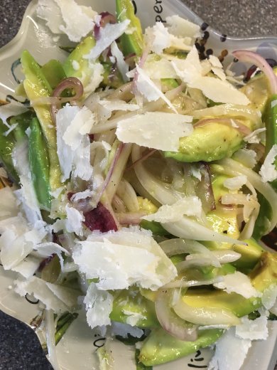 Салат "Адвокат" с авокадо, луком и сыром пармезан - Шаг 5