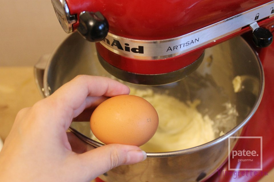 Черничный пирог с крошкой, козьим сыром и медовой глазурью - Шаг 2