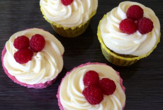 Апельсиновые капкейки с маком