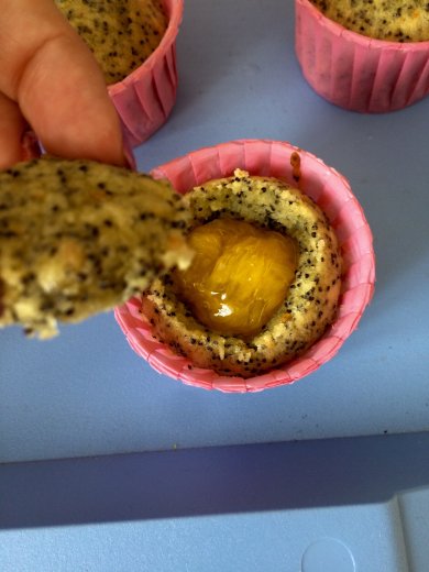 Апельсиновые капкейки с маком - Шаг 14